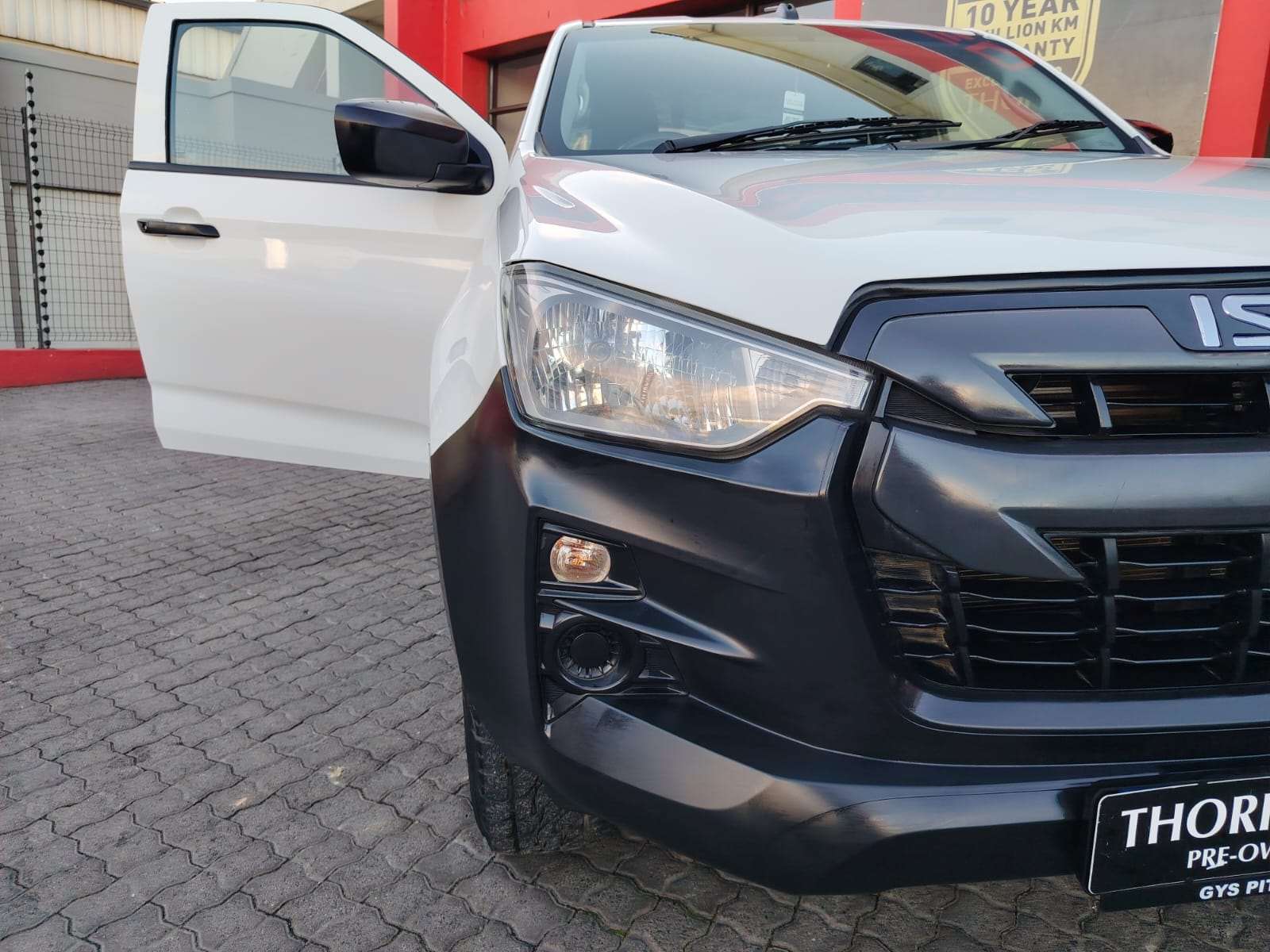 2023 Isuzu D-Max 1.9DI HR 4X4 S/Cab - Image 10