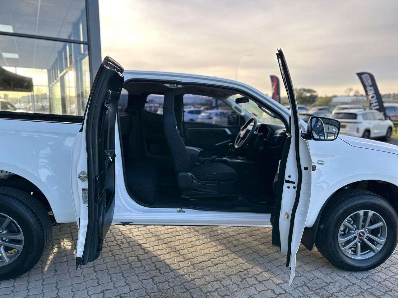 2022 Isuzu D-Max D-MAX 1.9 Ddi HR L E-CAB - Image 7