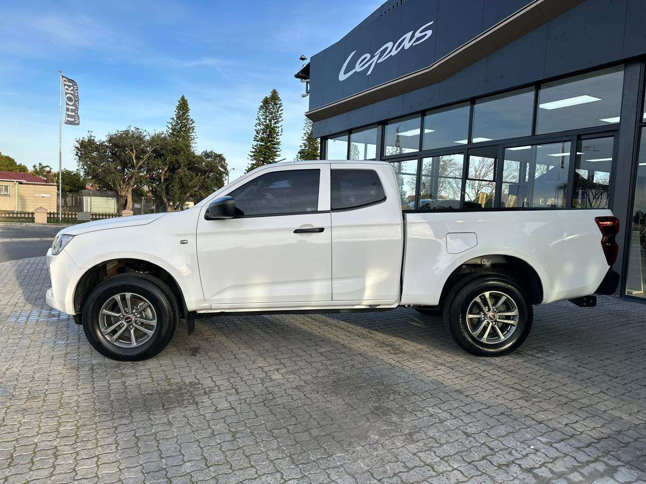 2022 Isuzu D-Max D-MAX 1.9 Ddi HR L E-CAB - Image 3