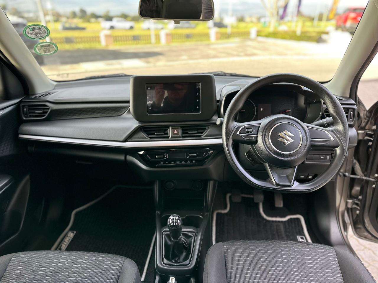 2025 Suzuki Swift 1.2 GL+ 5MT New - Image 15