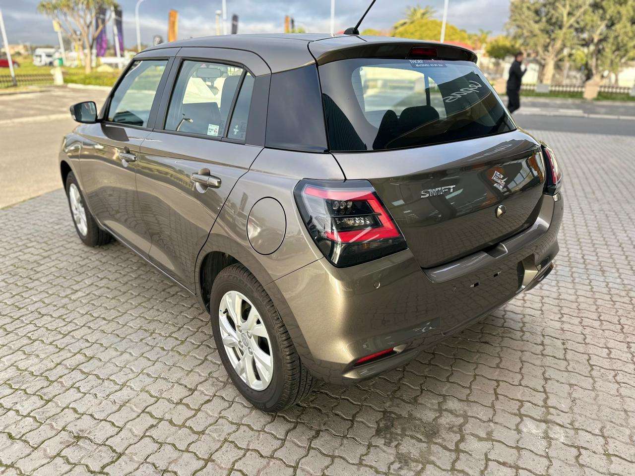 2025 Suzuki Swift 1.2 GL+ 5MT New - Image 8