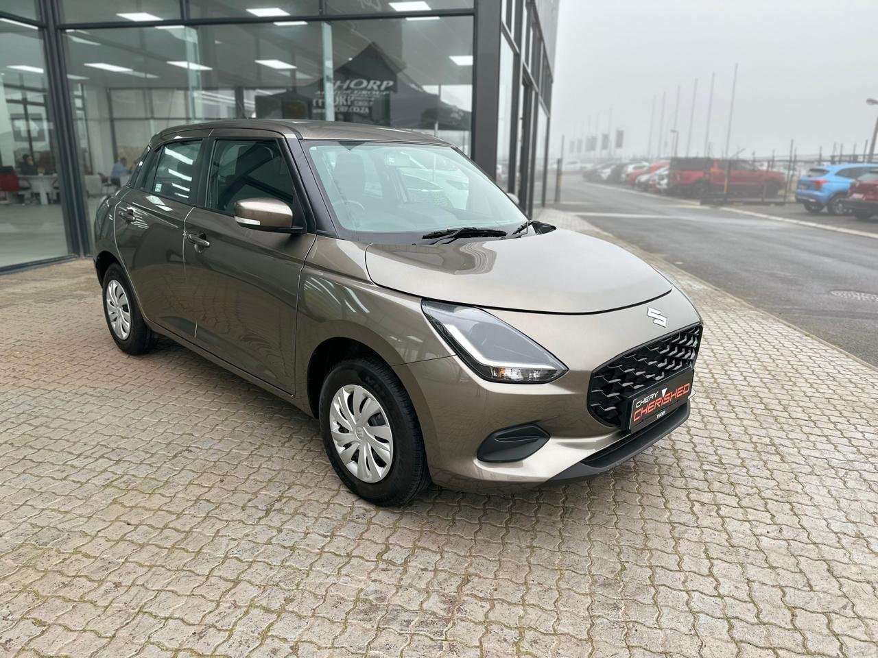 2025 Suzuki Swift 1.2 GL MT - Image 1