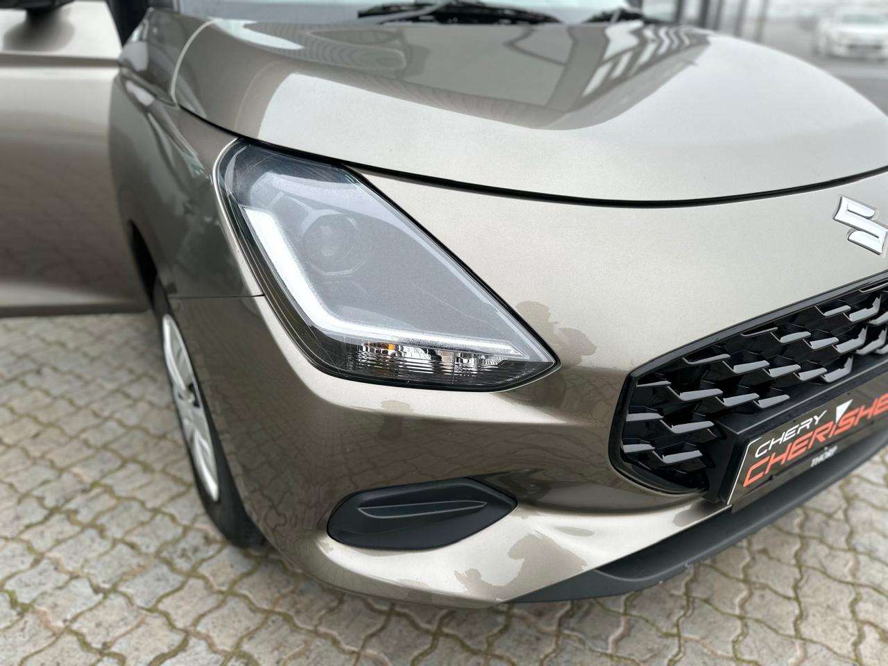 2025 Suzuki Swift 1.2 GL MT - Image 8