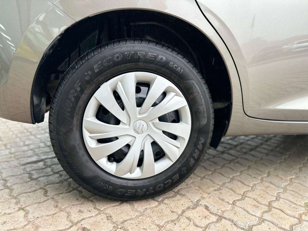 2025 Suzuki Swift 1.2 GL MT - Image 14