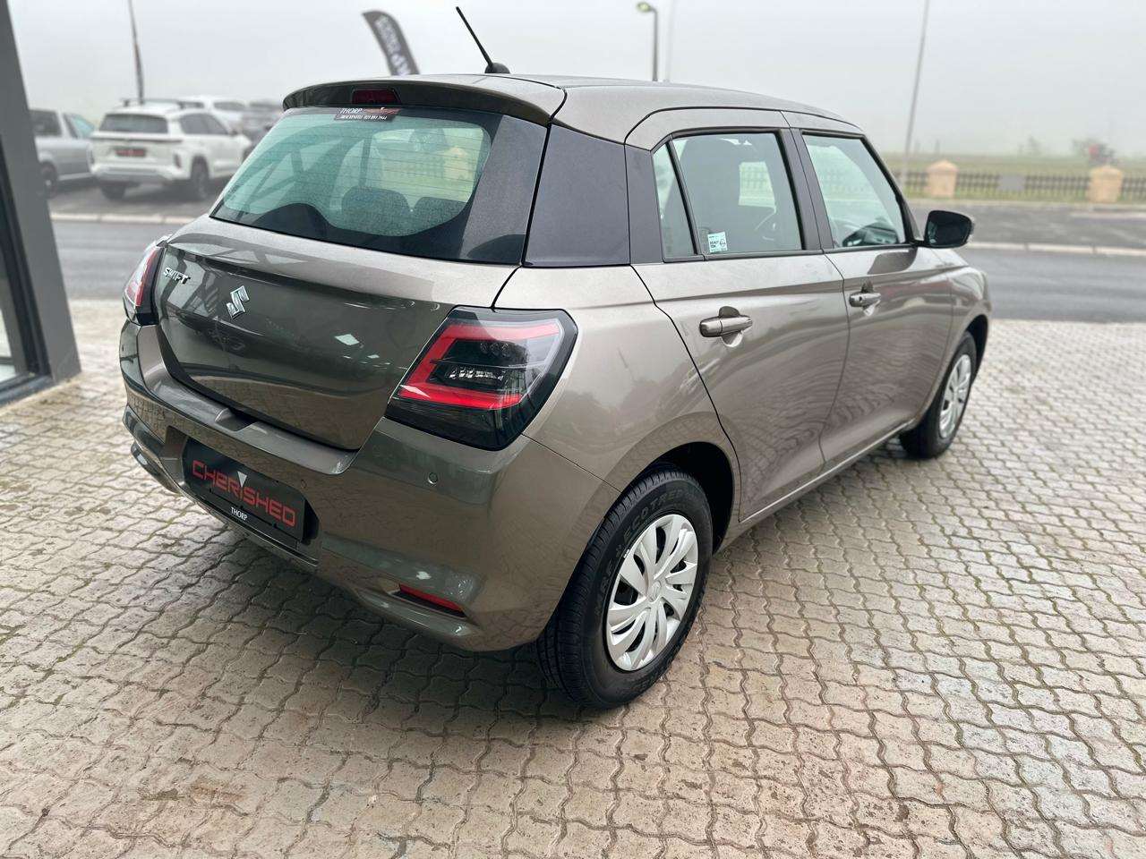 2025 Suzuki Swift 1.2 GL MT - Image 6