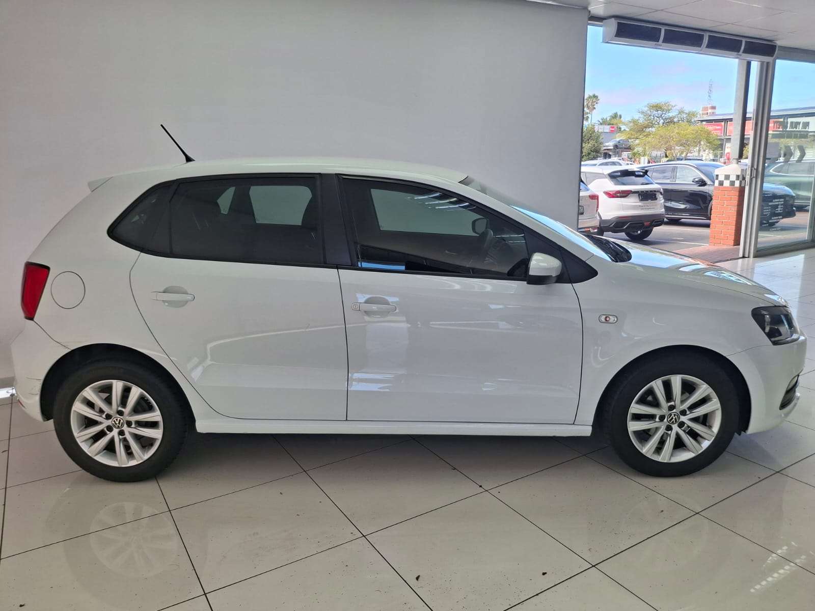 2024 Volkswagen POLO VIVO POLO VIVO 1.4 COMFORTLINE (5DR) - Image 2
