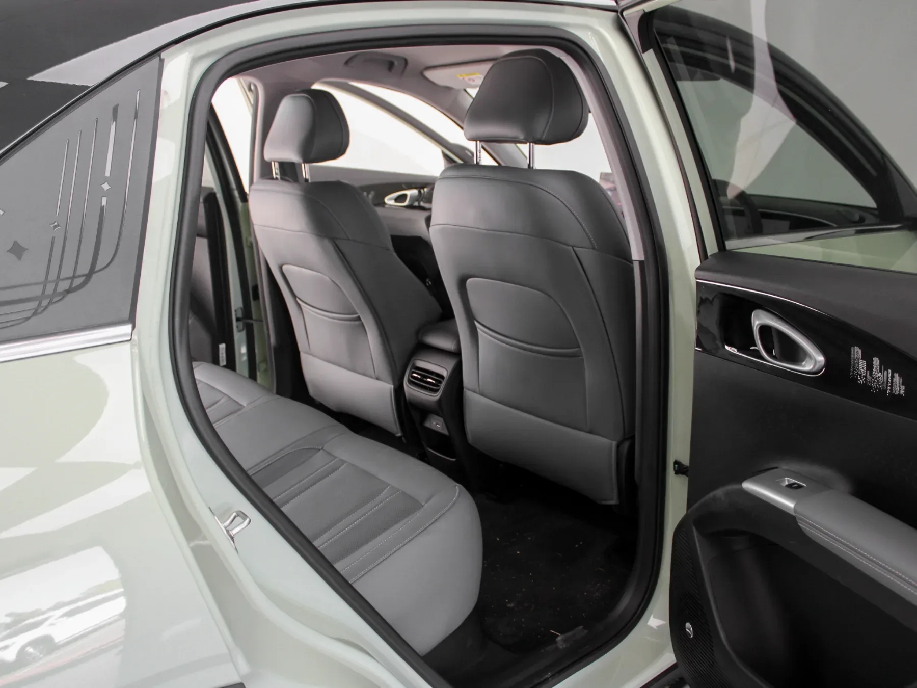 2026 Geely E2 Apex - Image 11