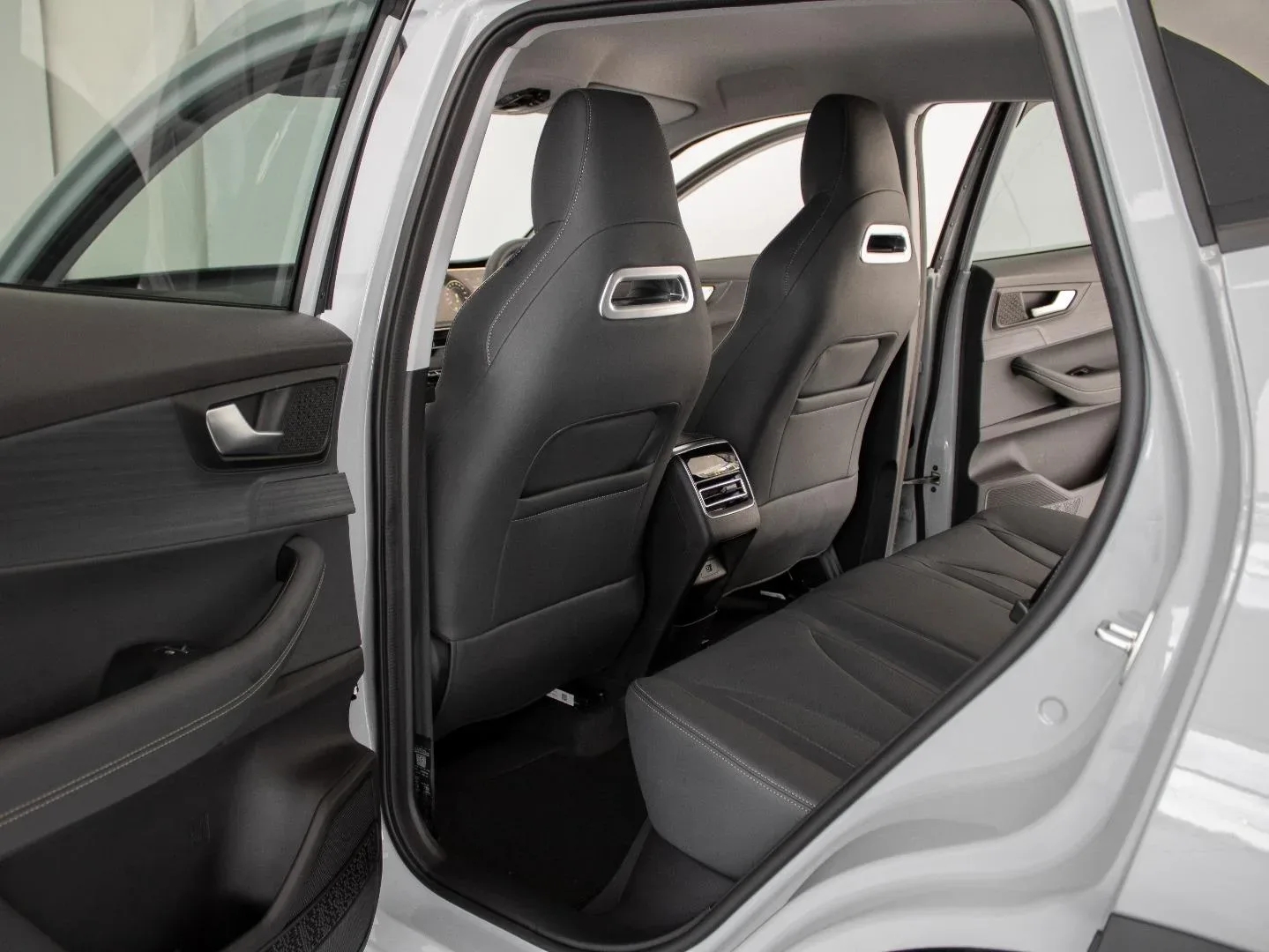 2026 Chery Tiggo Cross Elite HEV - Image 18