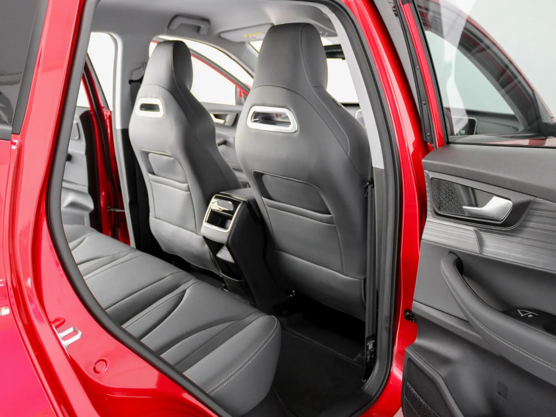 2026 Chery Tiggo Cross LiT MT - Image 13