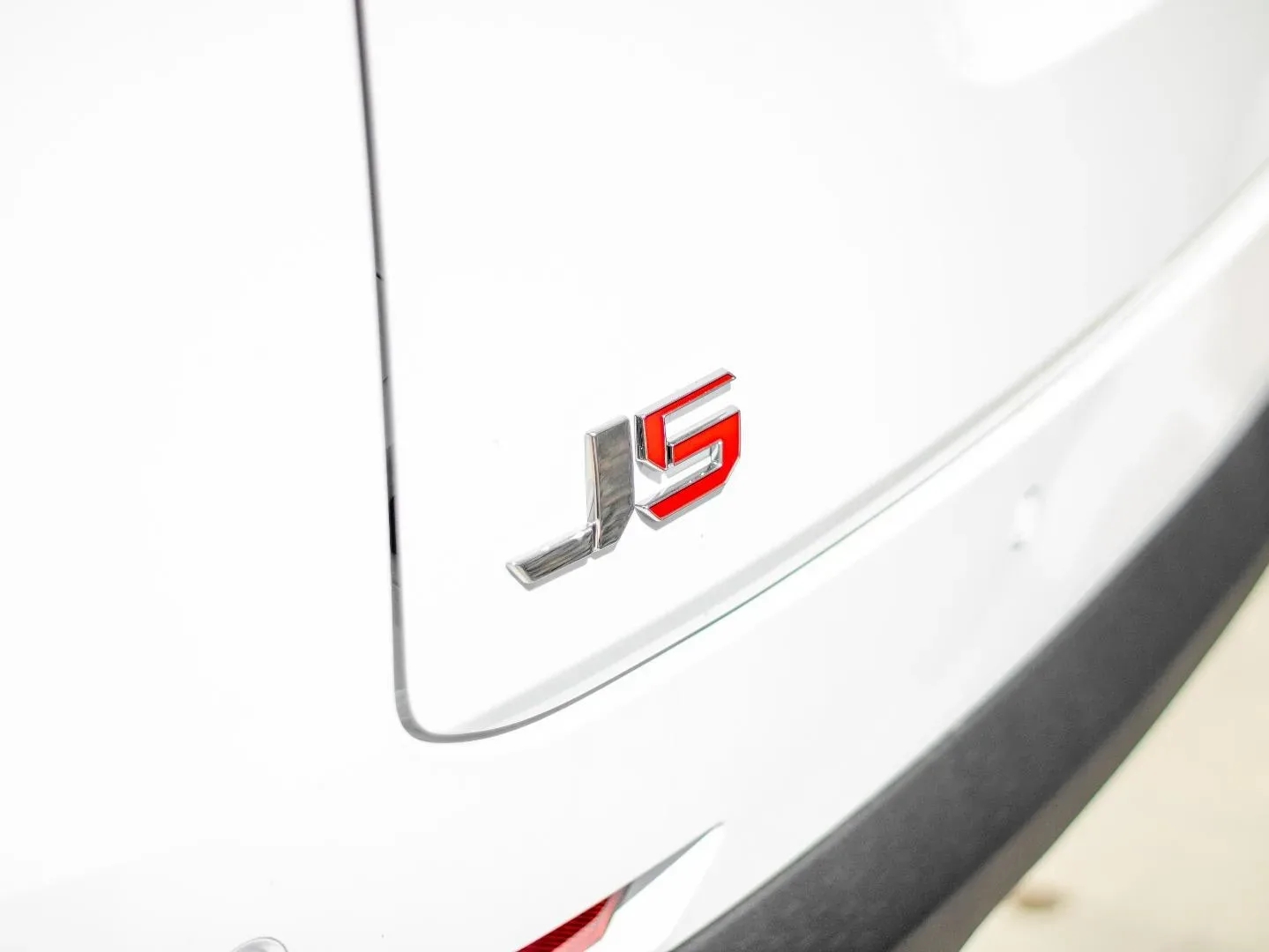2026 JAECOO J5 Inferno - Image 4