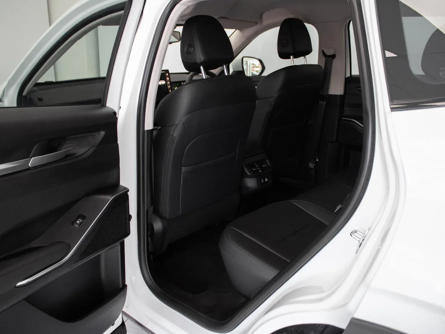 2026 Haval H6 Hybrid Luxury - Image 12