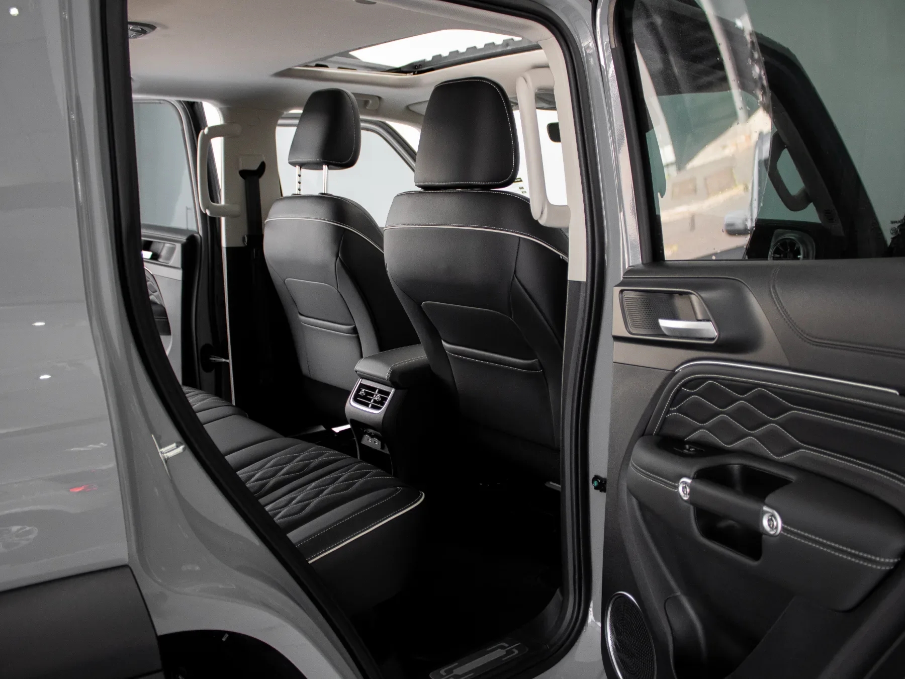2026 GWM Tank 300 2.4T Super Luxury 4x4 - Image 10