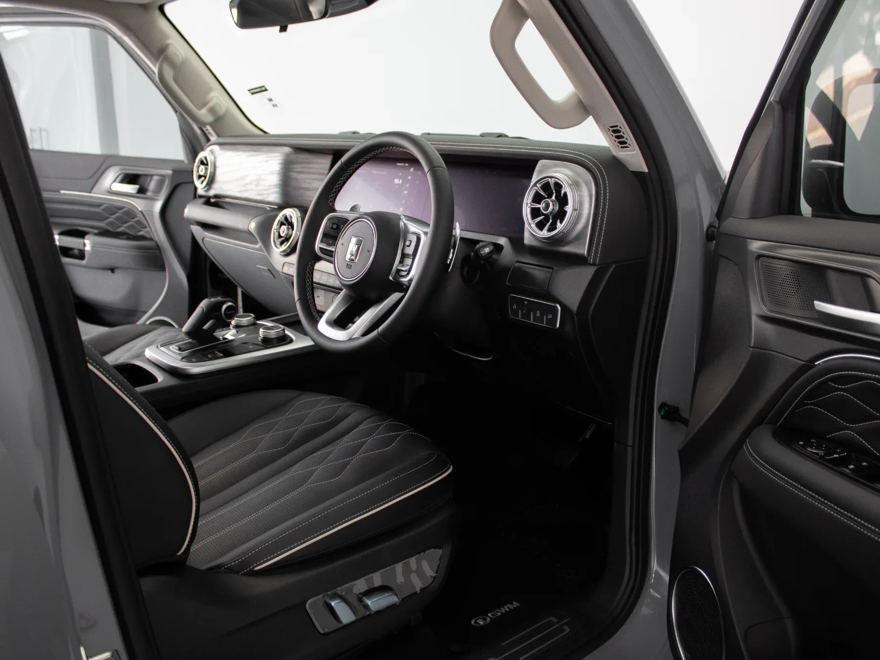 2026 GWM Tank 300 2.4T Super Luxury 4x4 - Image 10