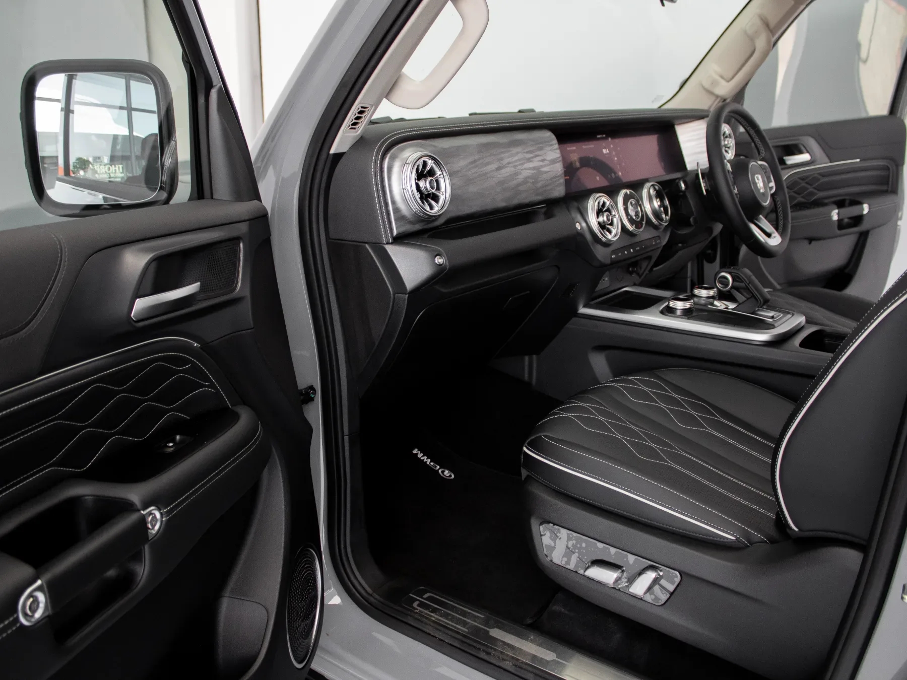 2026 GWM Tank 300 2.4T Super Luxury 4x4 - Image 14