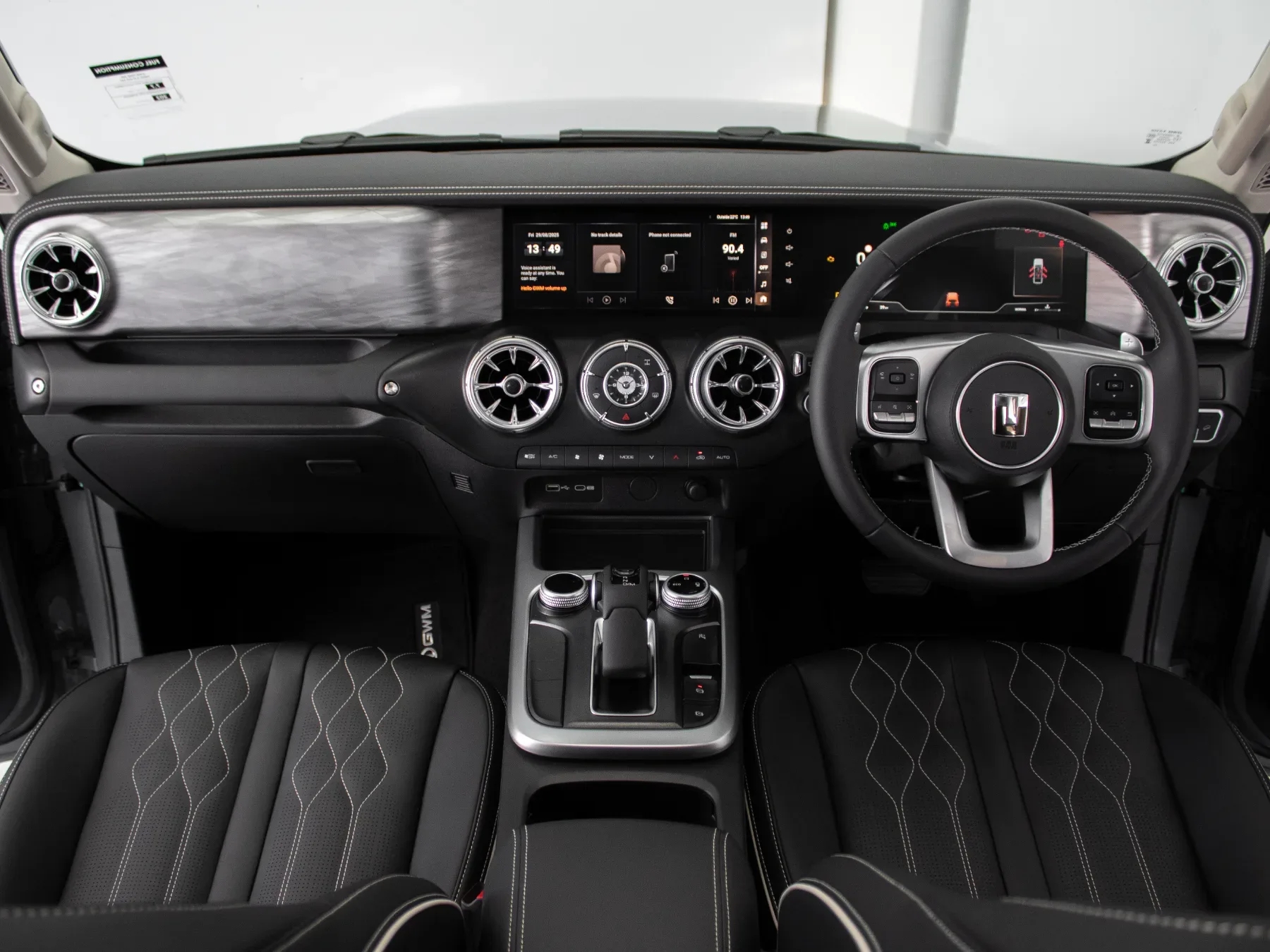 2026 GWM Tank 300 2.4T Ultra Luxury 4x4 - Image 16