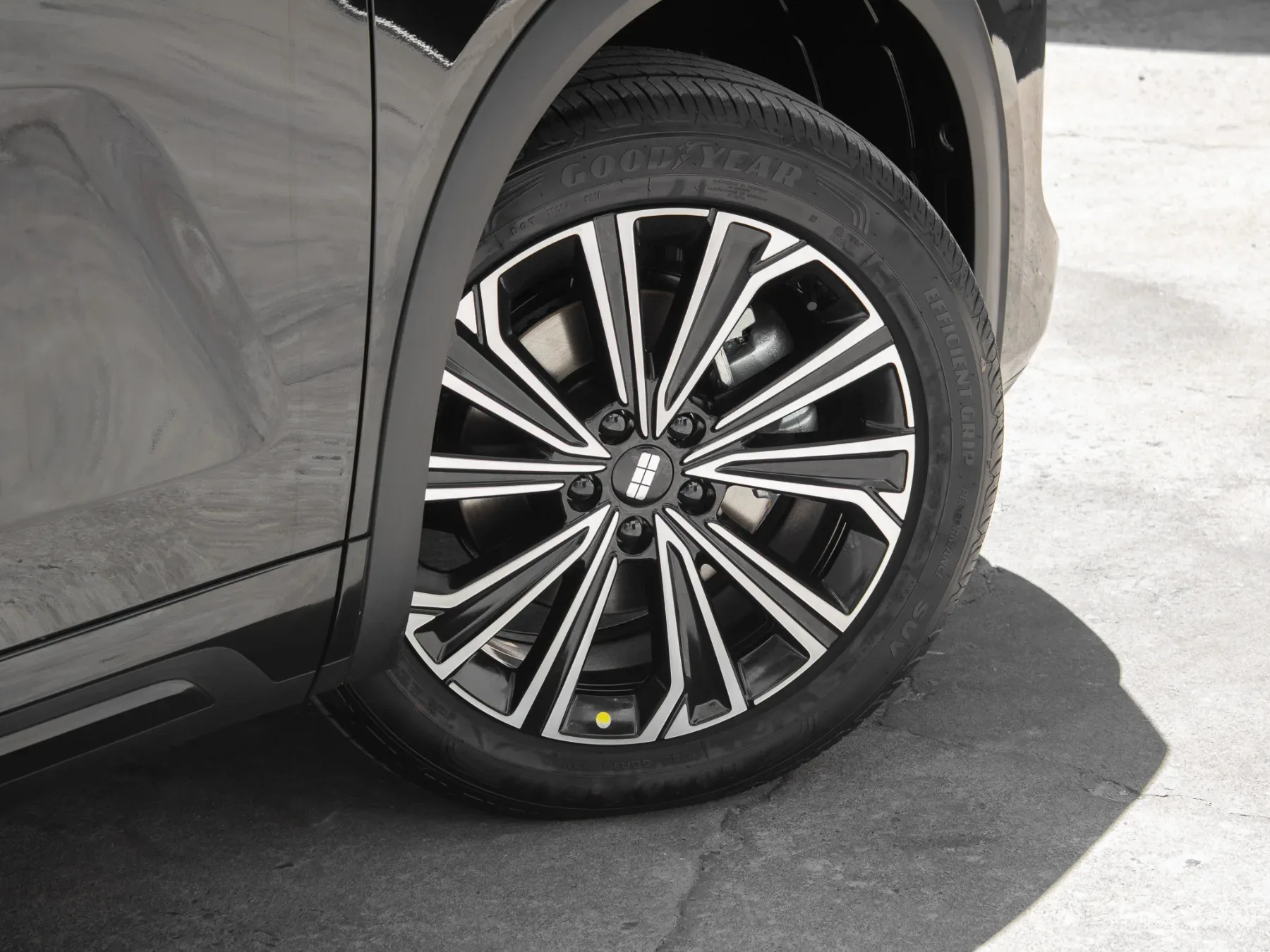 2026 Geely EM5 EM-i Apex - Image 8
