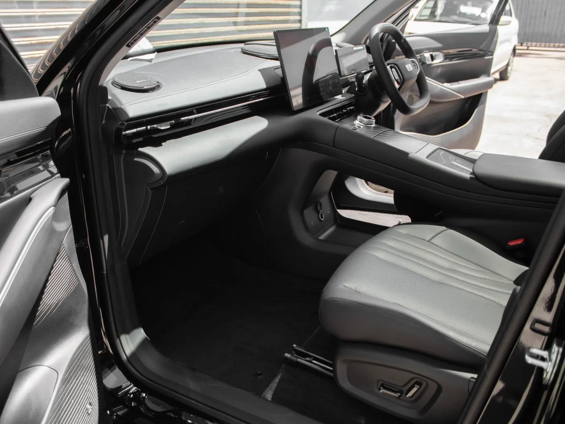 2026 Geely EM5 EM-i Aspire - Image 18