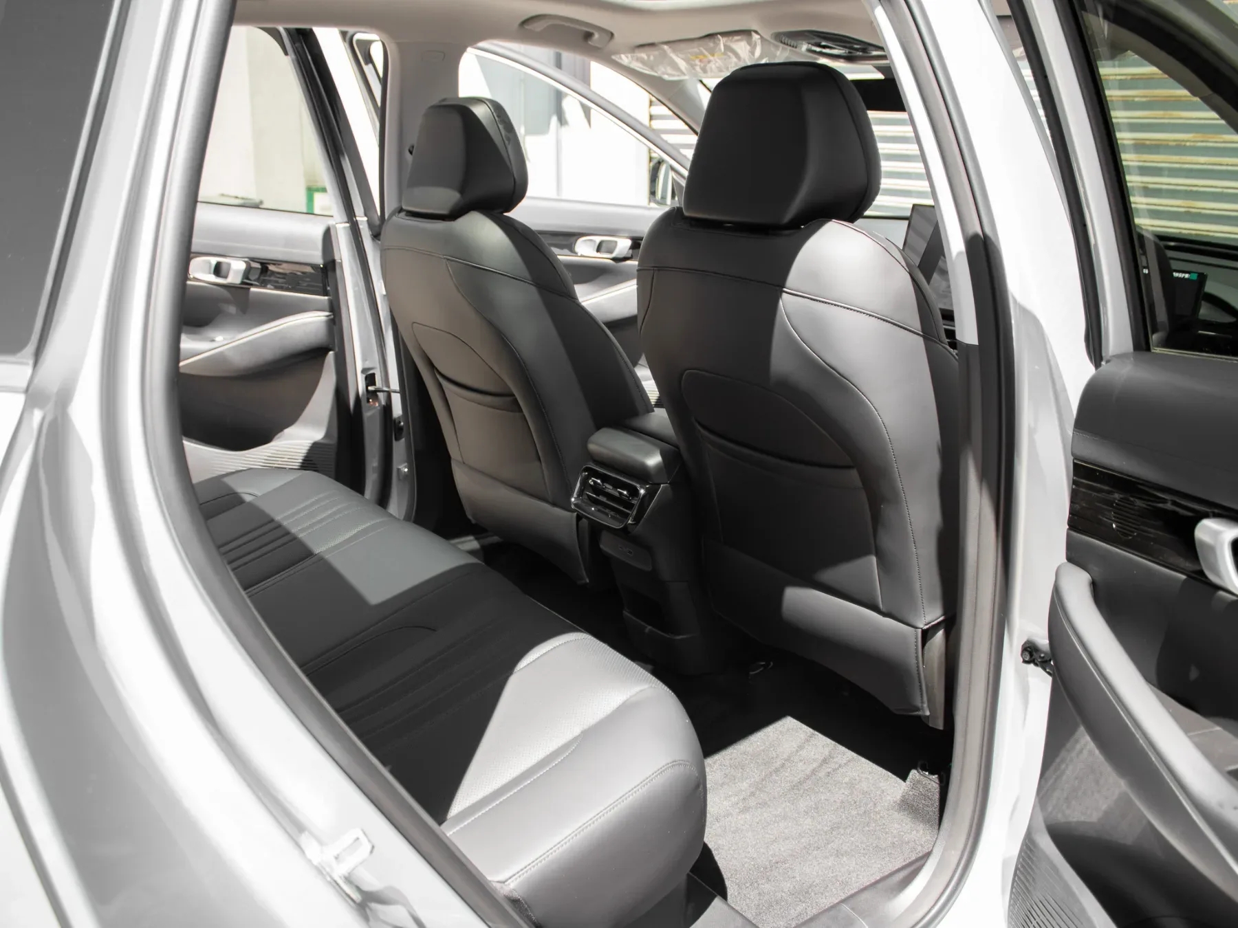 2026 Geely EM5 EM-i Aspire - Image 16