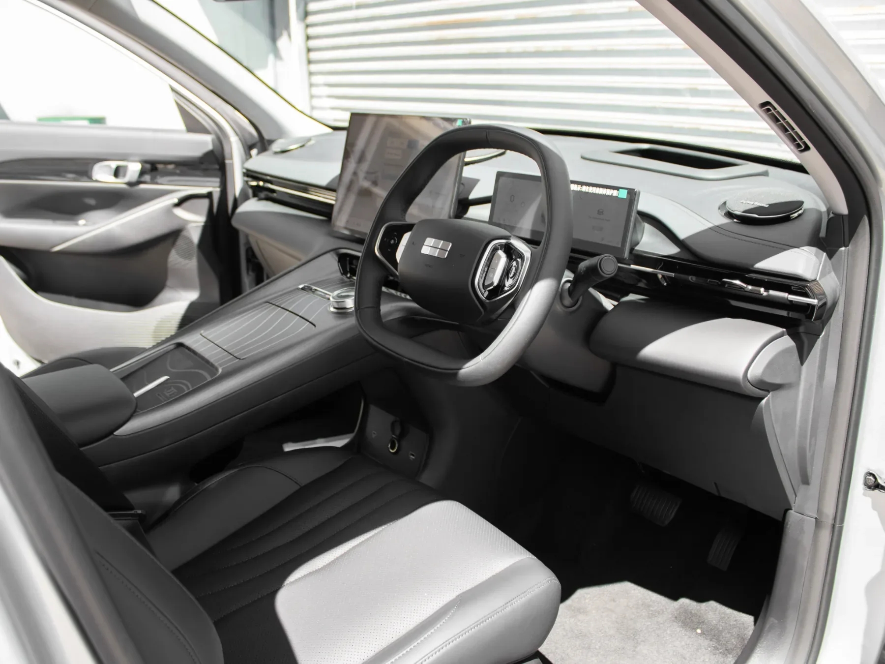 2026 Geely EM5 EM-i Aspire - Image 10