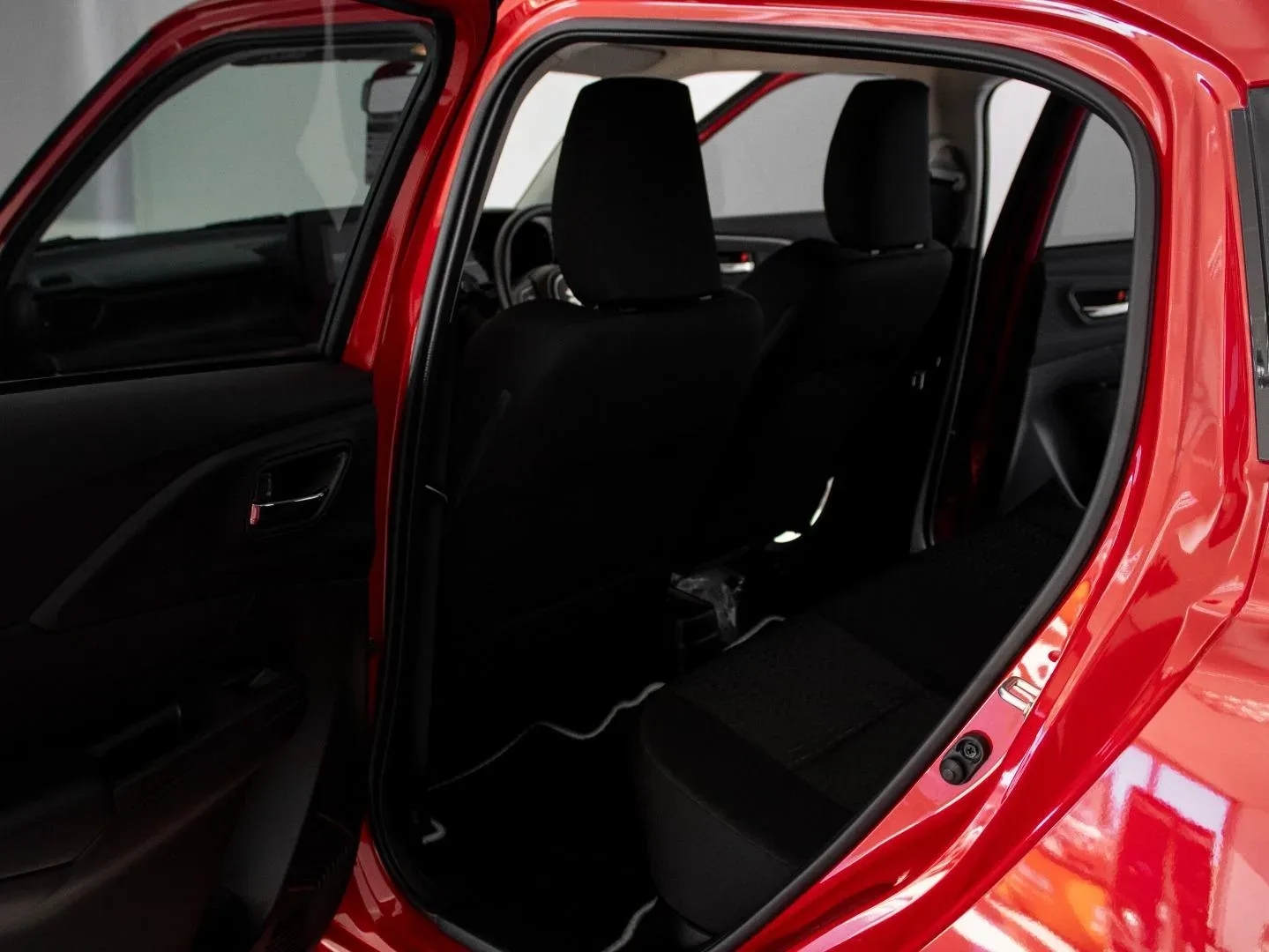 2026 Suzuki Swift GL+ MT - Image 9