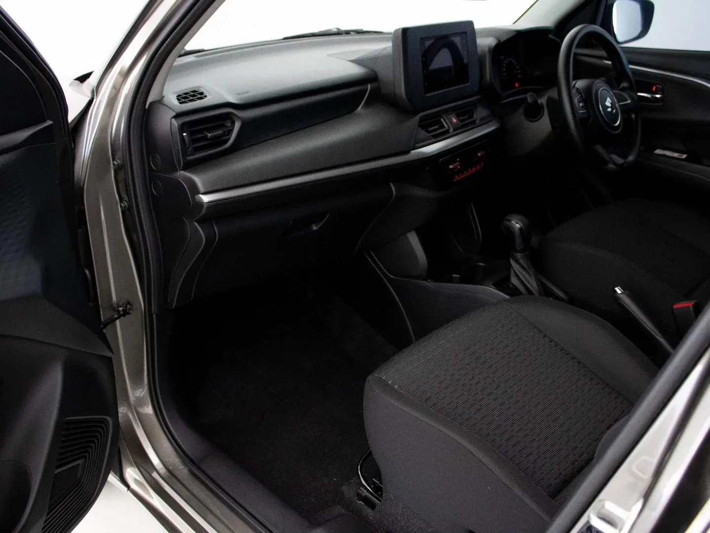 2026 Suzuki Swift GL+ CVT - Image 8