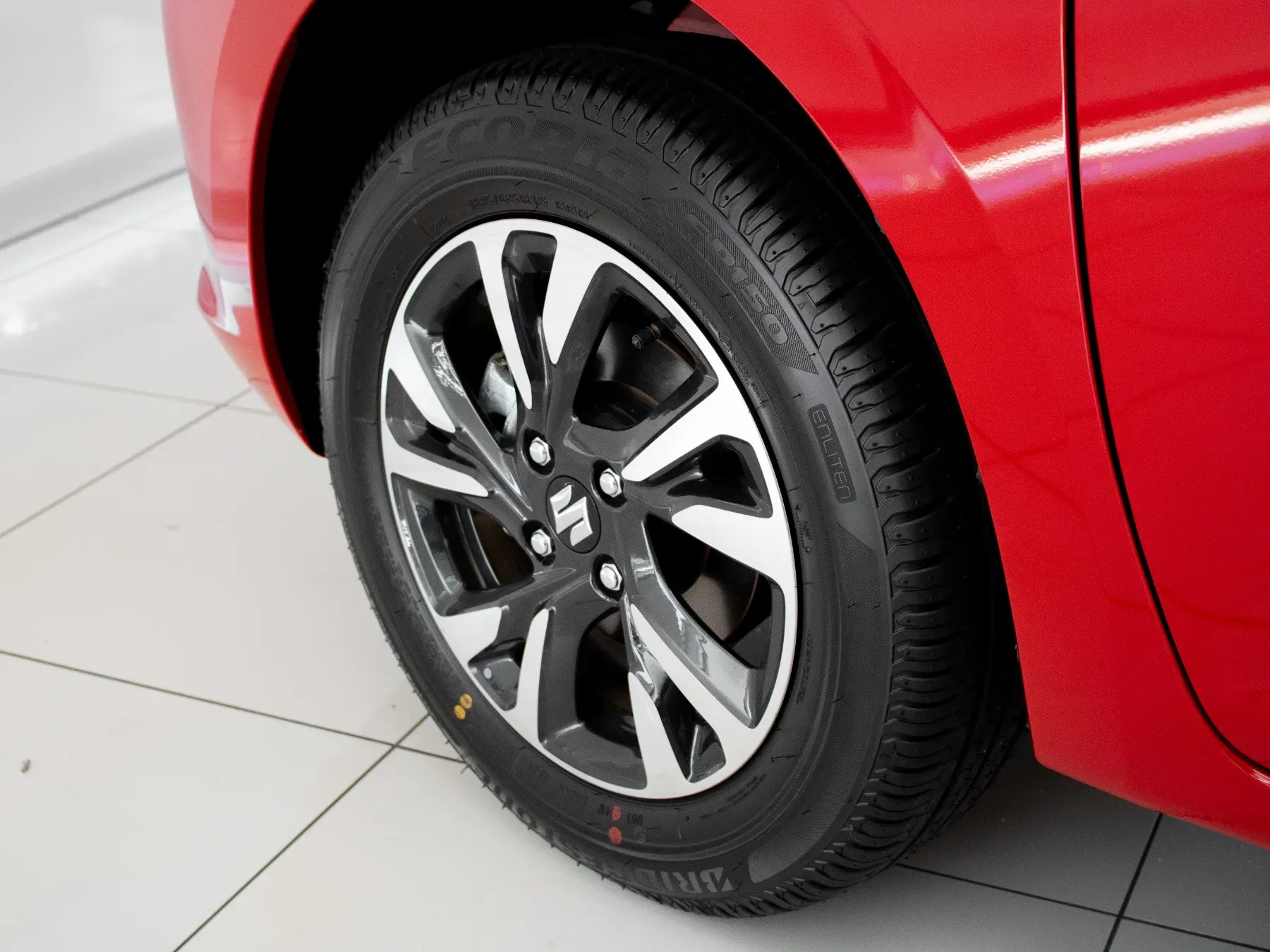 2026 Suzuki Swift GLX MT - Image 8