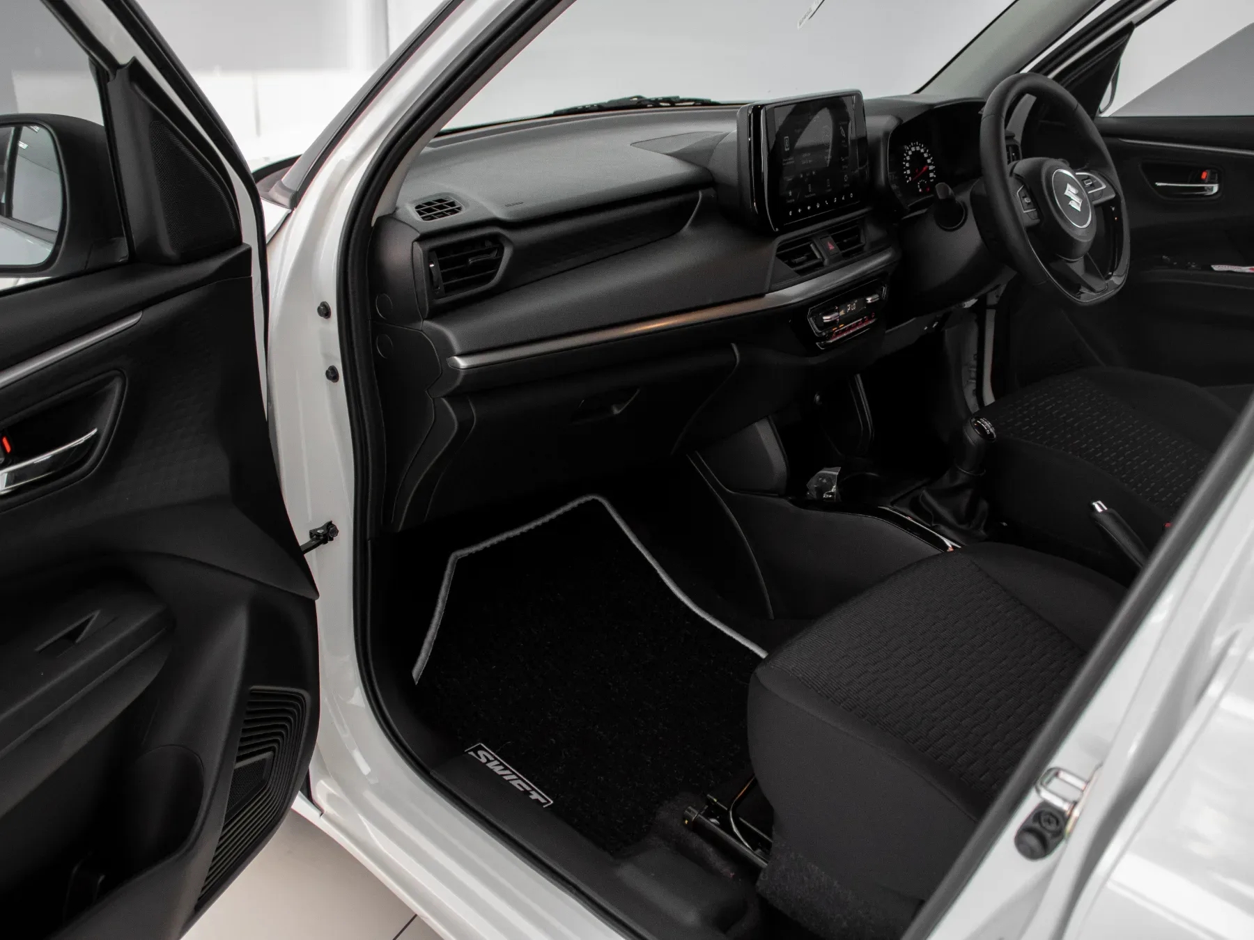 2026 Suzuki Swift GLX MT - Image 8
