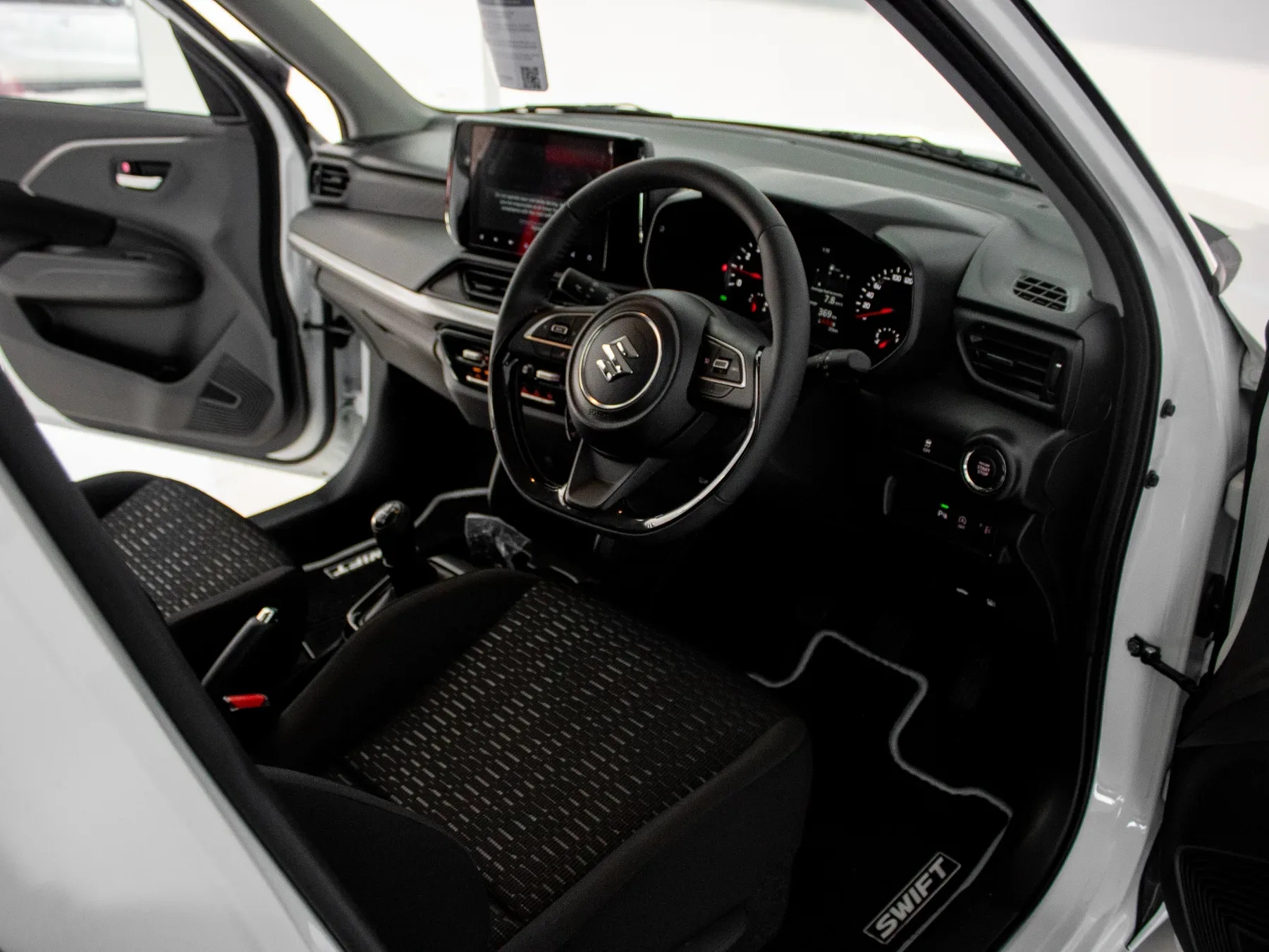 2026 Suzuki Swift GLX CVT - Image 4