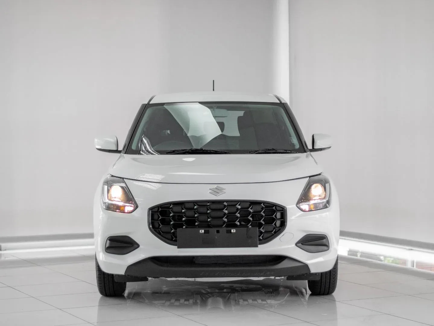 2026 Suzuki Swift GL+ MT - Image 2