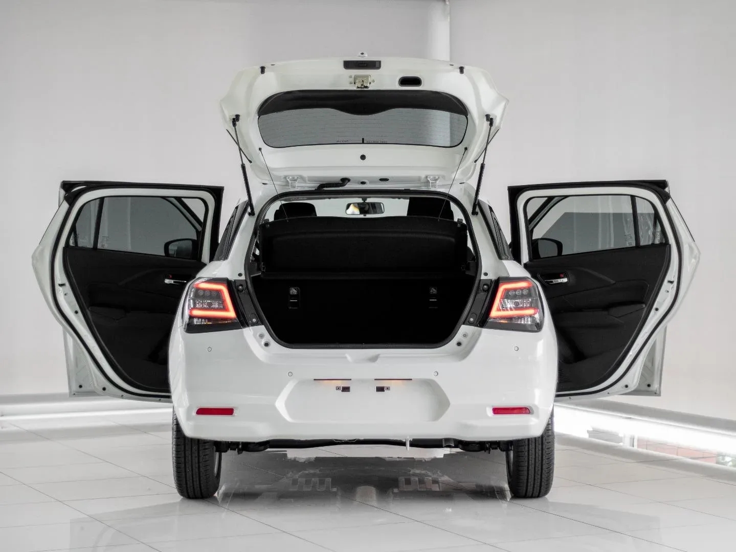 2026 Suzuki Swift GL+ CVT - Image 11