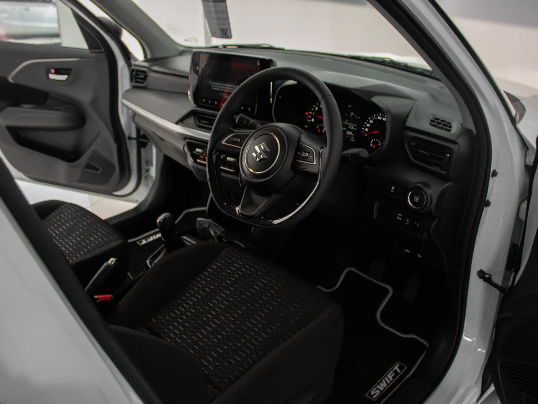 2026 Suzuki Swift GLX MT - Image 3