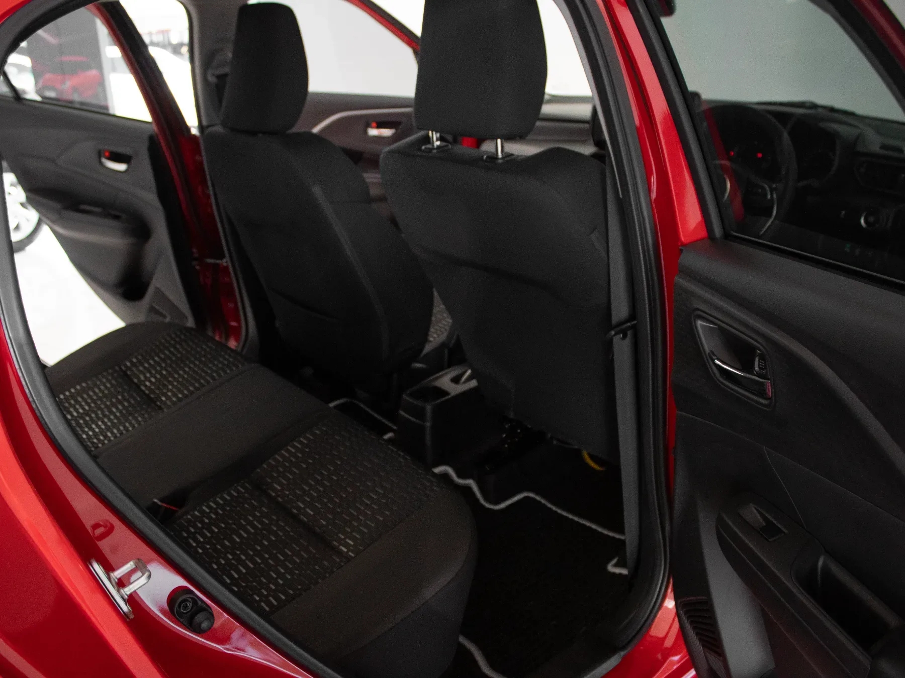 2026 Suzuki Swift GLX CVT - Image 10