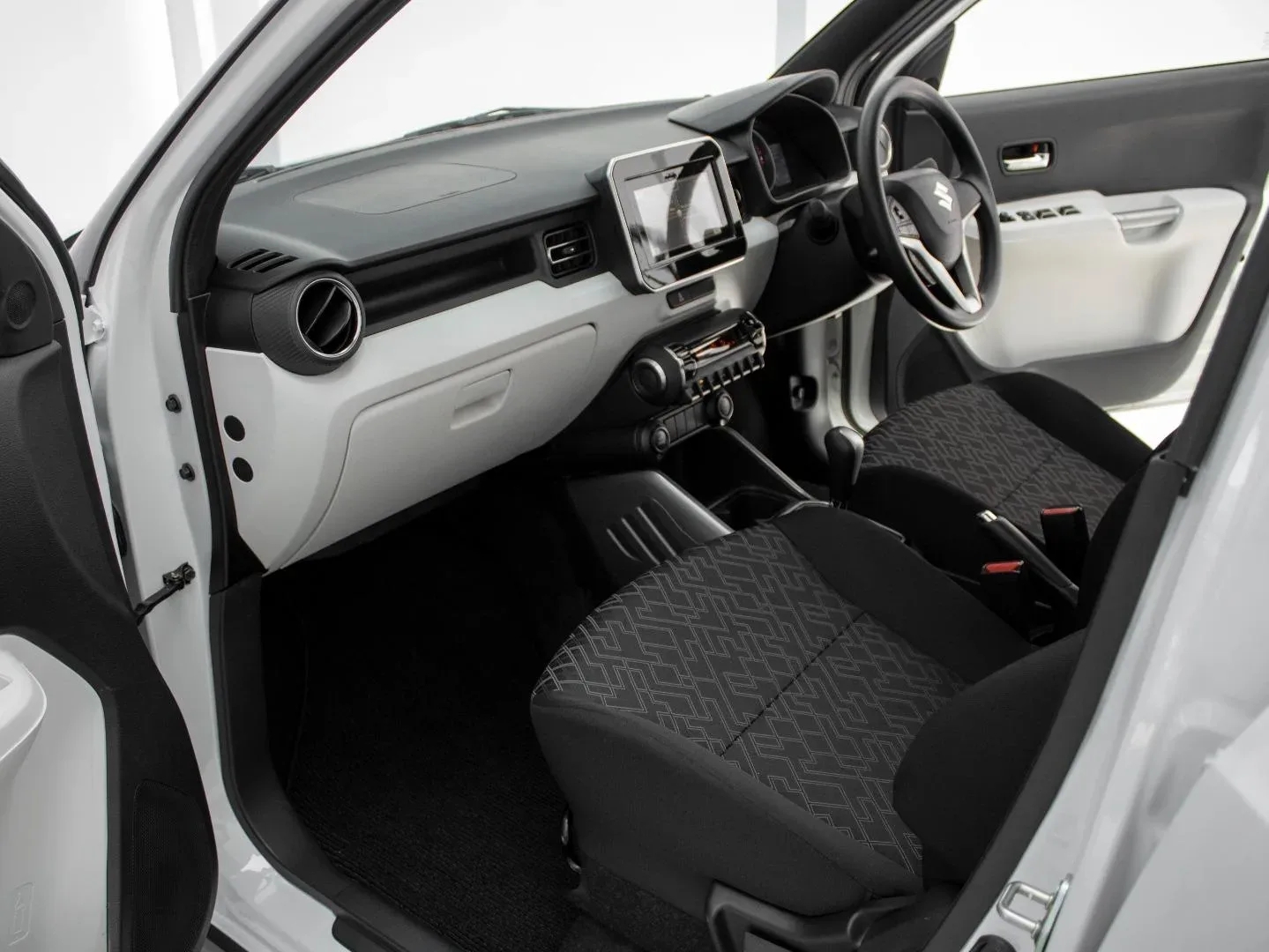 2026 Suzuki Ignis GLX MT - Image 16