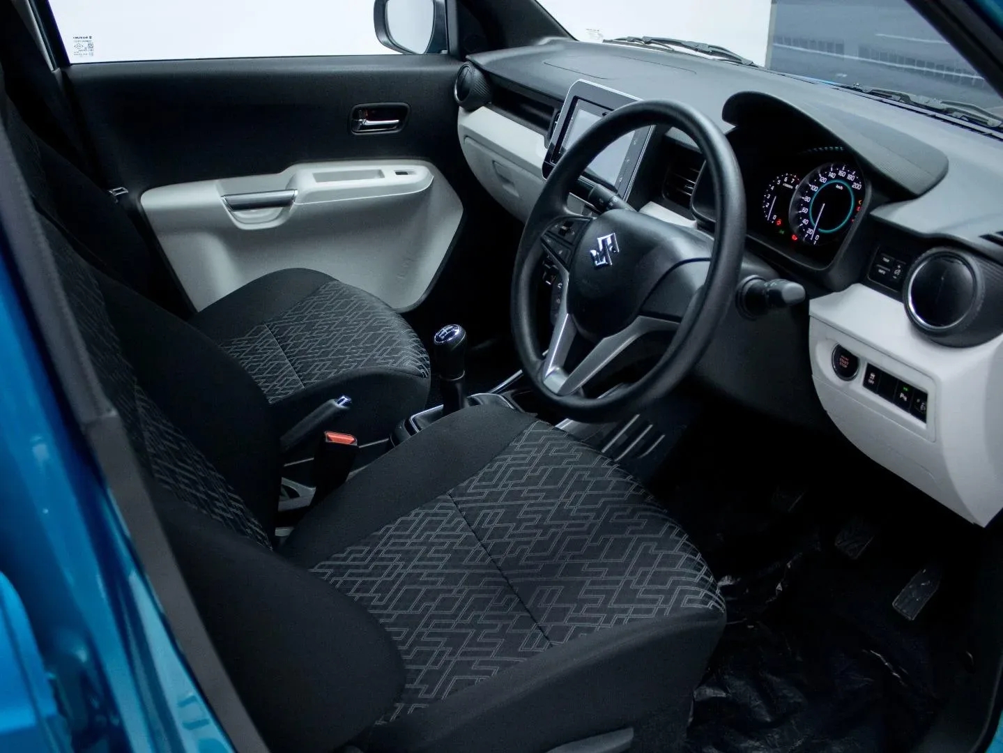 2026 Suzuki Ignis GLX AMT - Image 16