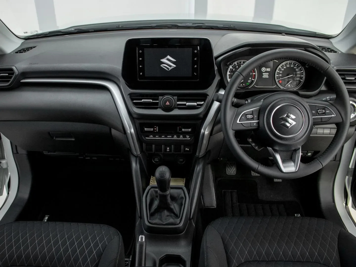 2026 Suzuki Grand Vitara GL MT - Image 3