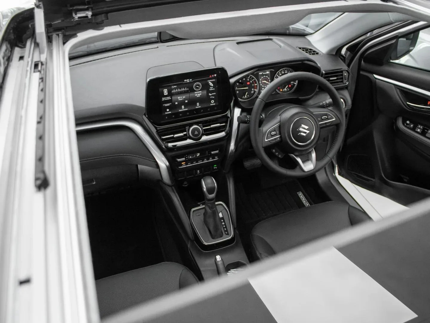 2026 Suzuki Grand Vitara GLX AT - Image 18