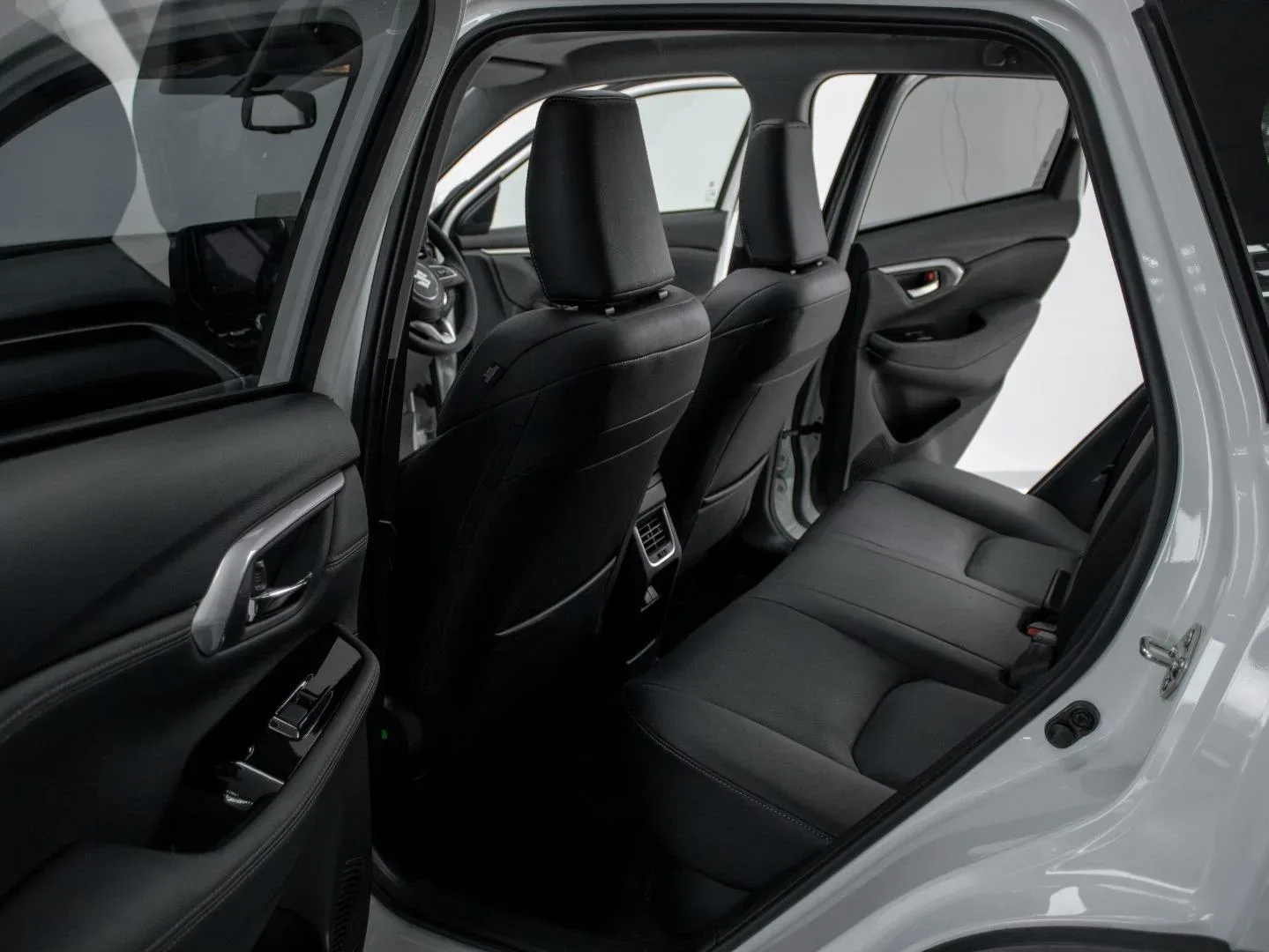 2026 Suzuki Grand Vitara GLX AT - Image 17