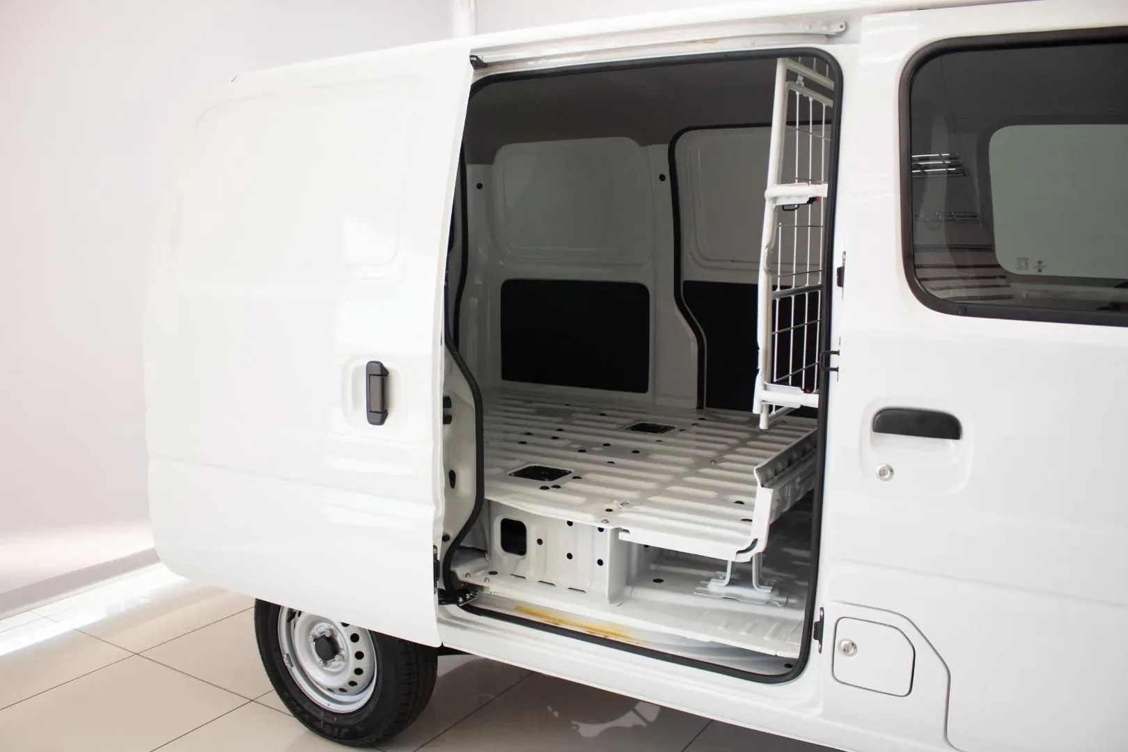 2026 Suzuki Eeco Panel Van - Image 3