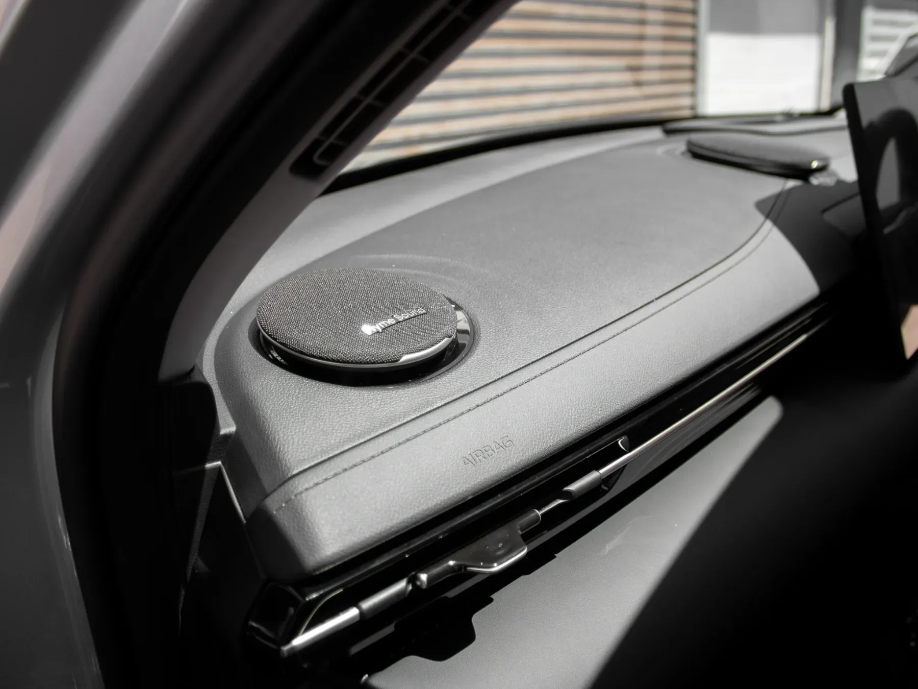 2026 Geely EM5 EM-i Apex - Image 19