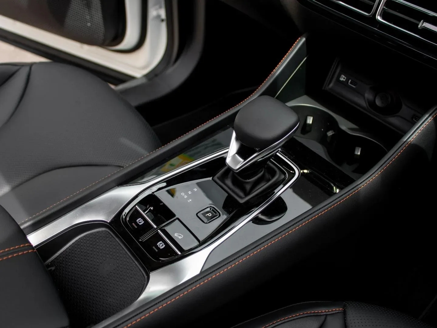 2026 MG HS 2.0 Comfort - Image 13