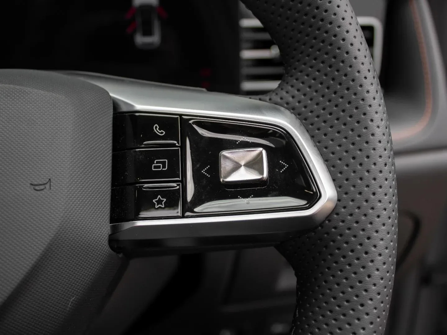 2026 MG HS 2.0 Luxury - Image 18