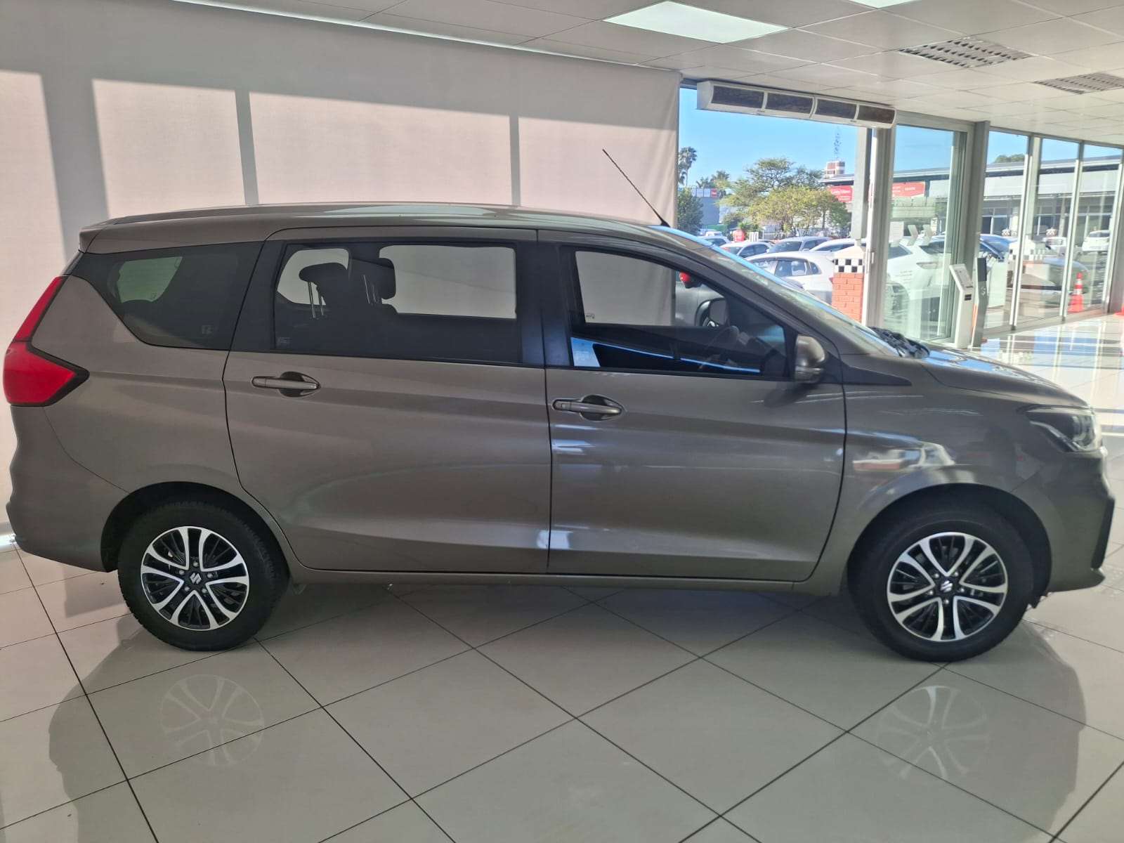 2025 Suzuki Ertiga 1.5 GL MT - Image 2