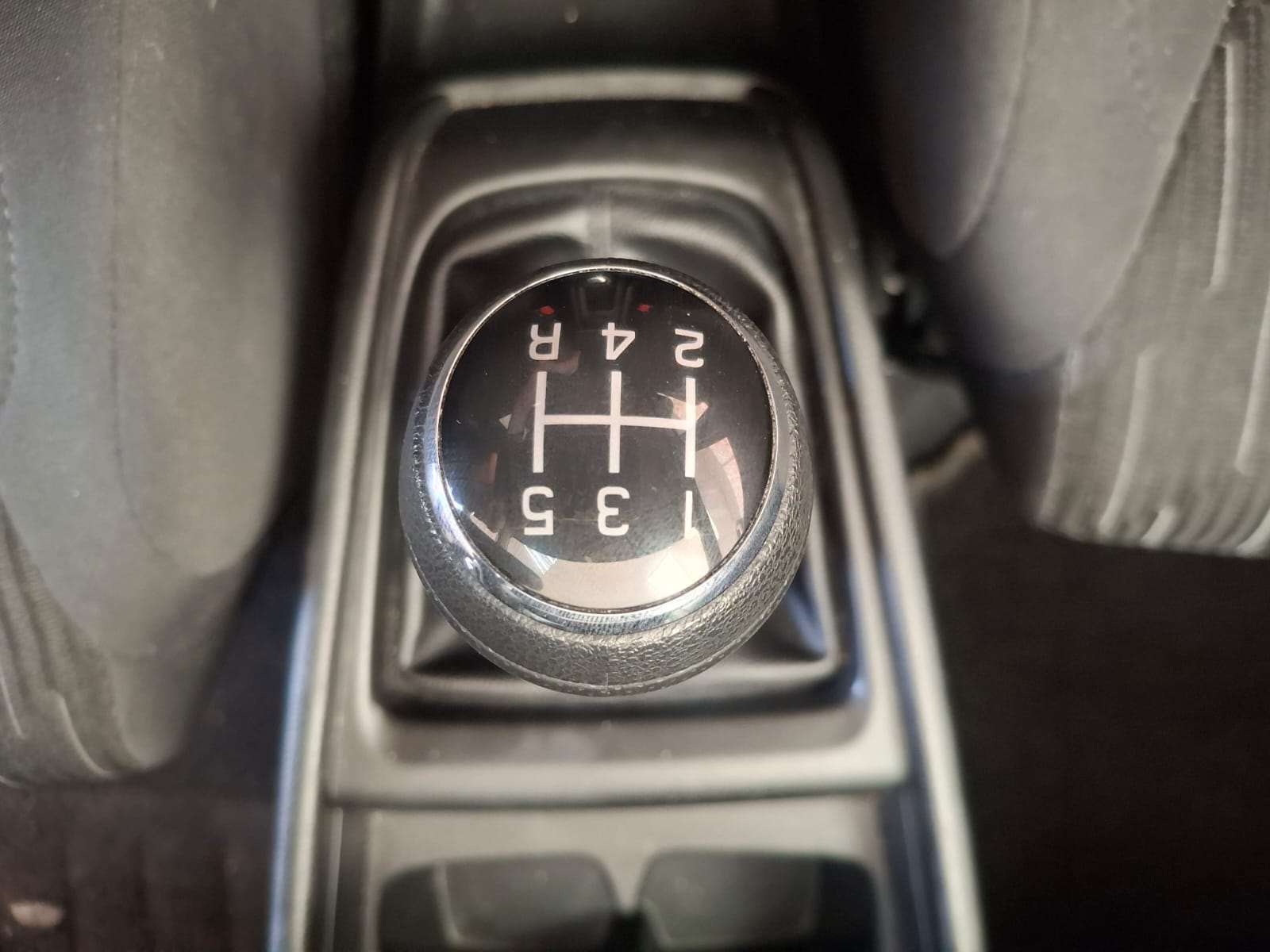 2025 Suzuki Ertiga 1.5 GL MT - Image 14