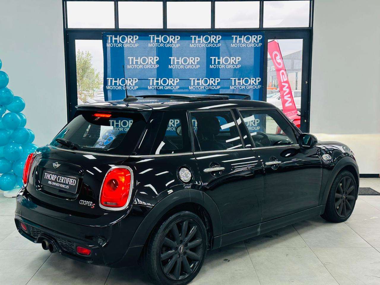 2018 Mini Cooper 5DR S (XS72) - Image 7