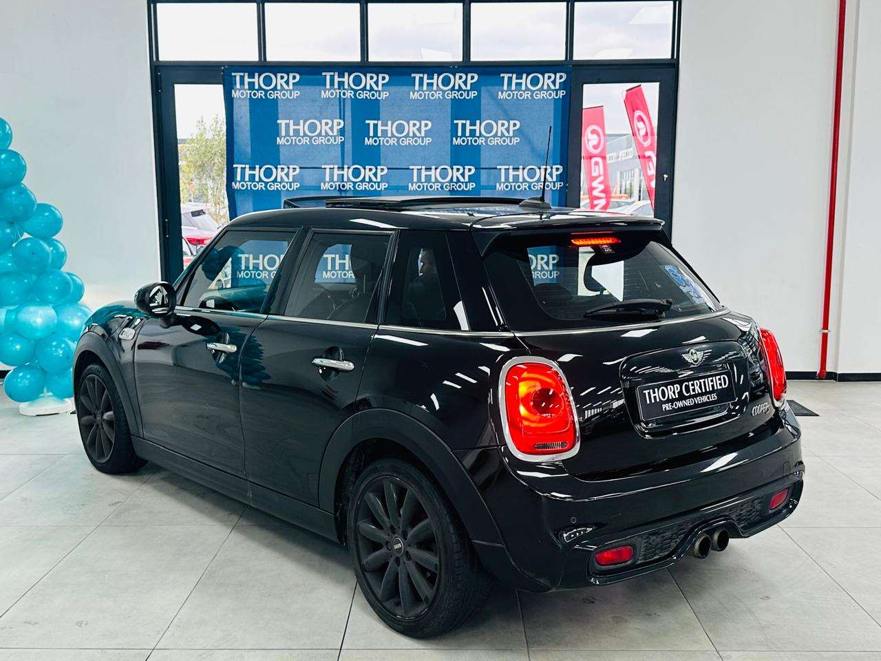 2018 Mini Cooper 5DR S (XS72) - Image 4