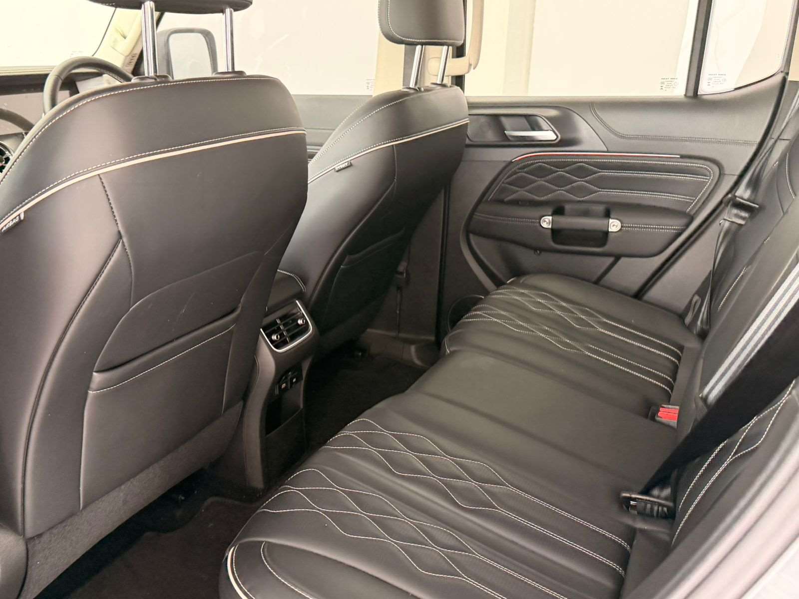 2026 GWM Tank 300 2.4TD S-LUXURY 4X4 AT - Image 13
