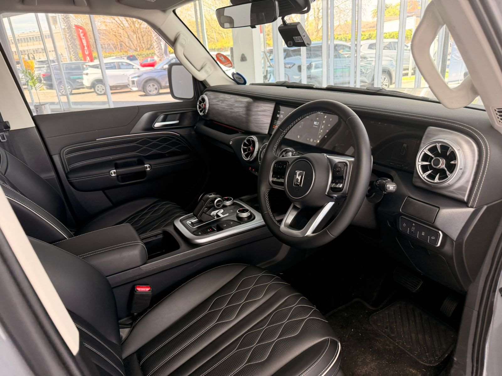 2026 GWM Tank 300 2.4TD S-LUXURY 4X4 AT - Image 11