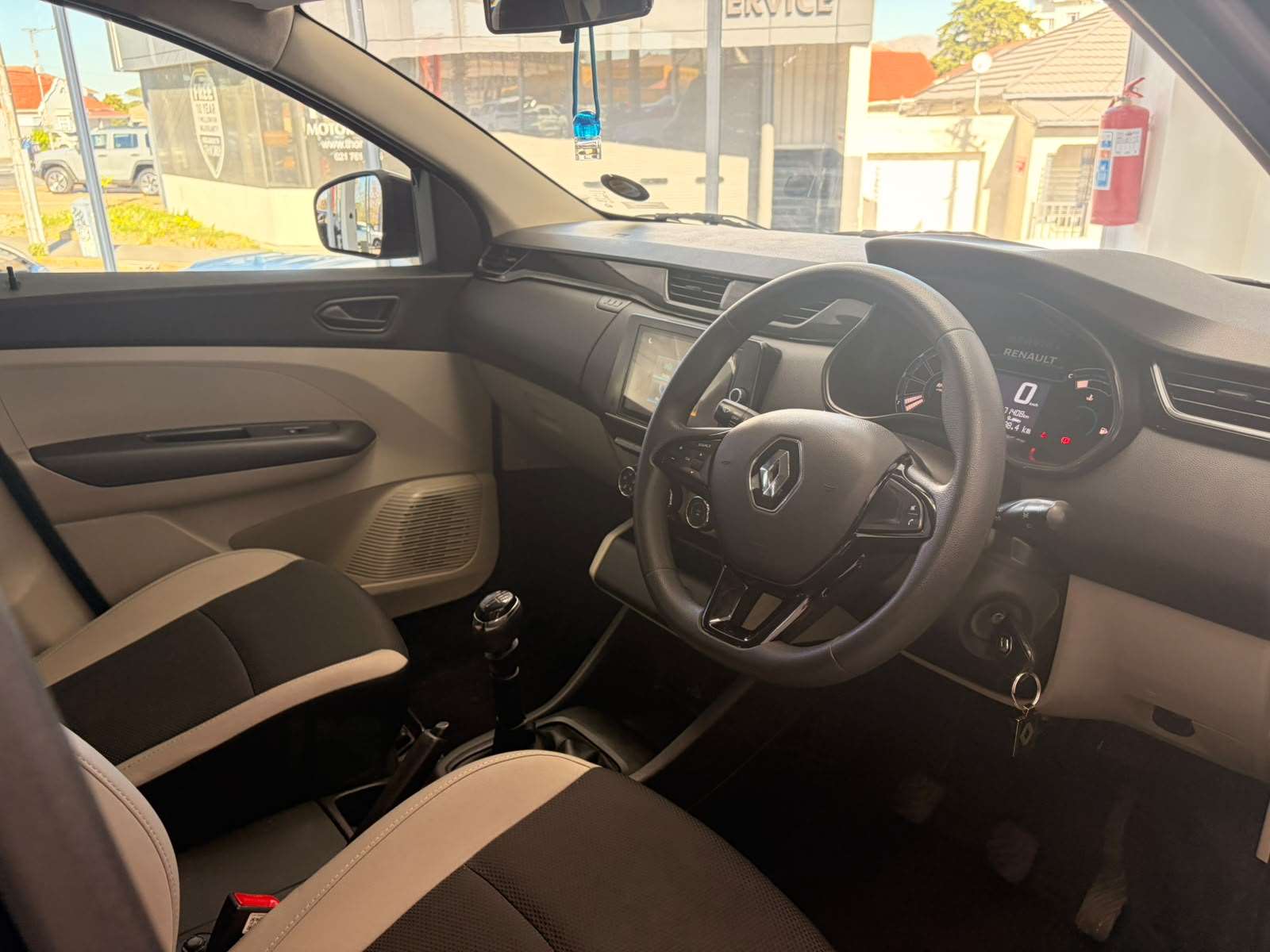 2022 Renault Triber TRIBER 1.0 DYNAMIQUE / ZEN - Image 9