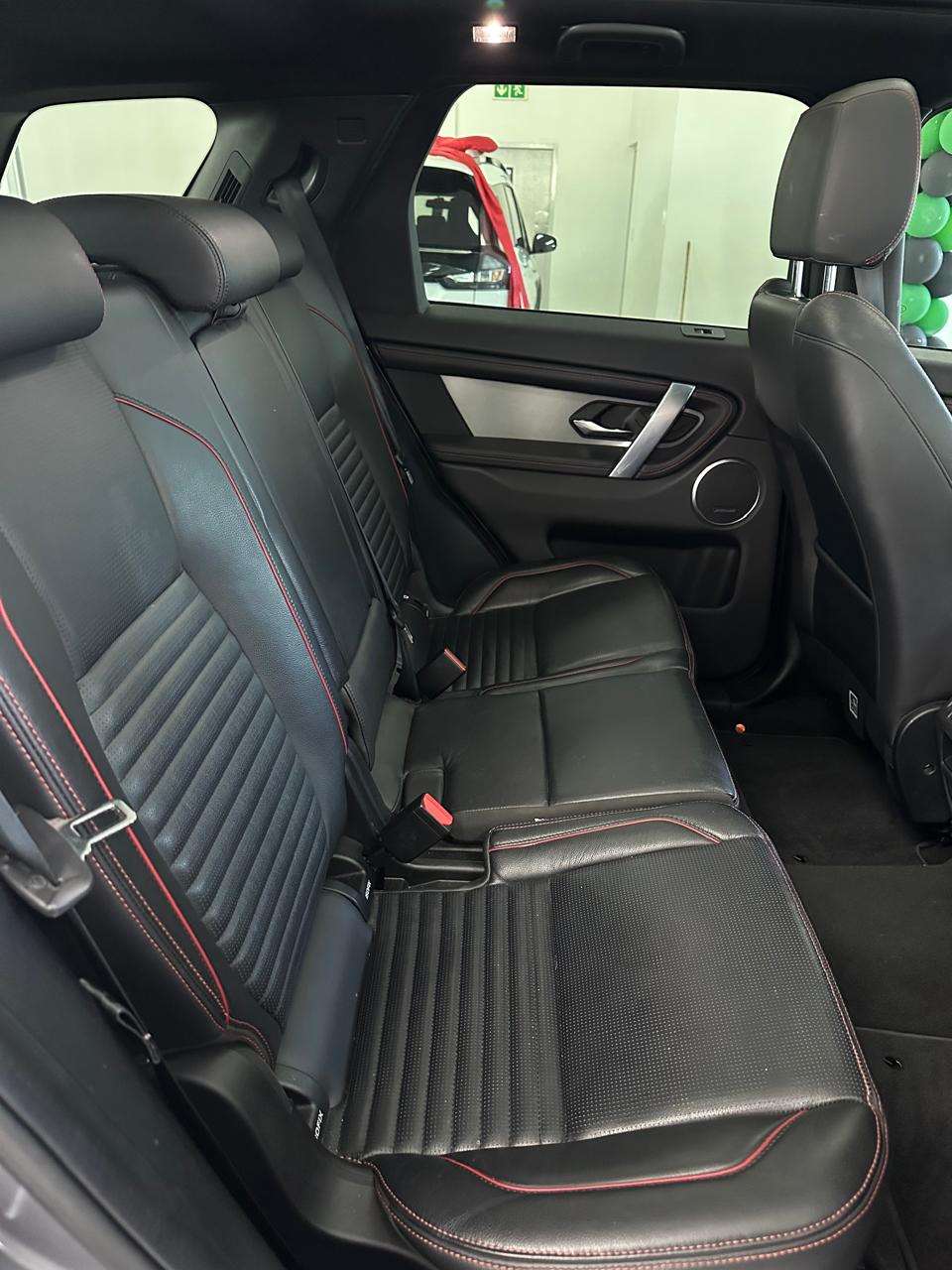 2021 Land Rover DISCOVERY 3 / 4 DISCOVERY 2.0D SE - Image 11