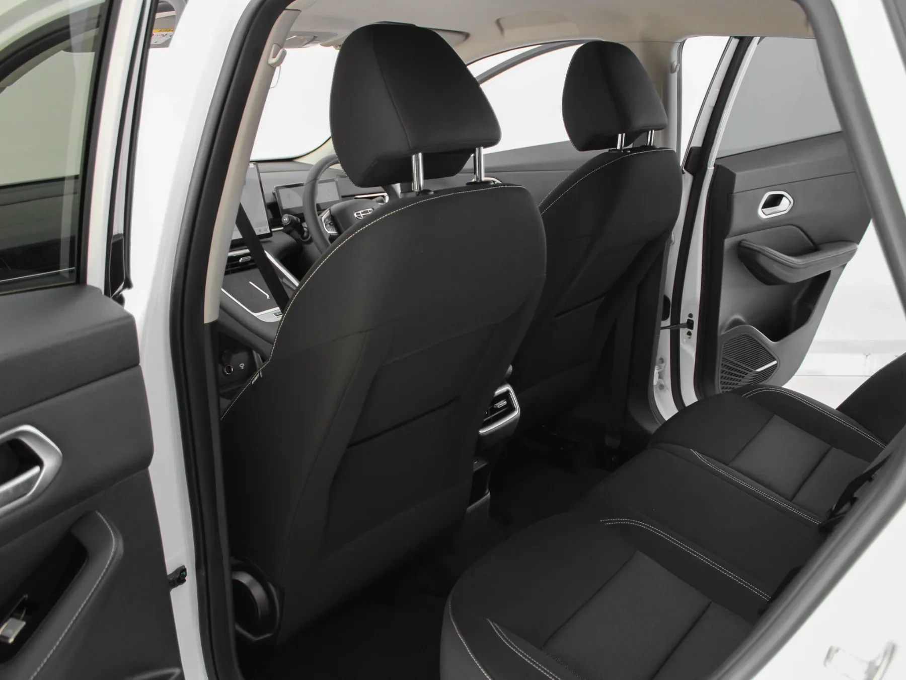 2026 Geely Coolray Nova - Image 5